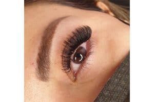 آرایشگاه چهره های روز — نمونه 4