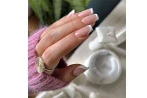 مرکز خدمات ناخن مونا احمدی