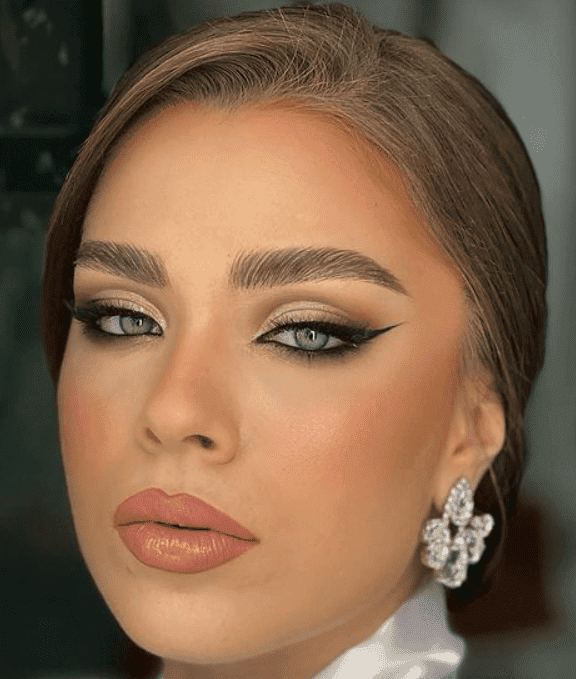 آزاده اقبالی