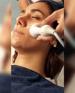 خدمات پاکسازی پوست و فیشیال تخصصی منلی — نمونه 3