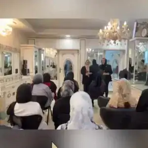 سالن زیبایی عصر جدید — نمونه 1