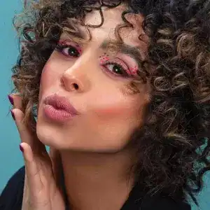 سالن و تخصصی عروس دلووان — نمونه 2