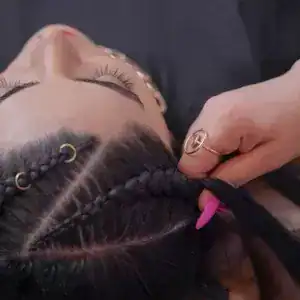آرایشگاه باروت کوب