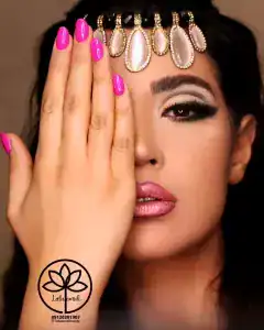 سالن لیلا امیدی — نمونه 1