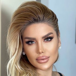 سالن فاطمه نائیجی